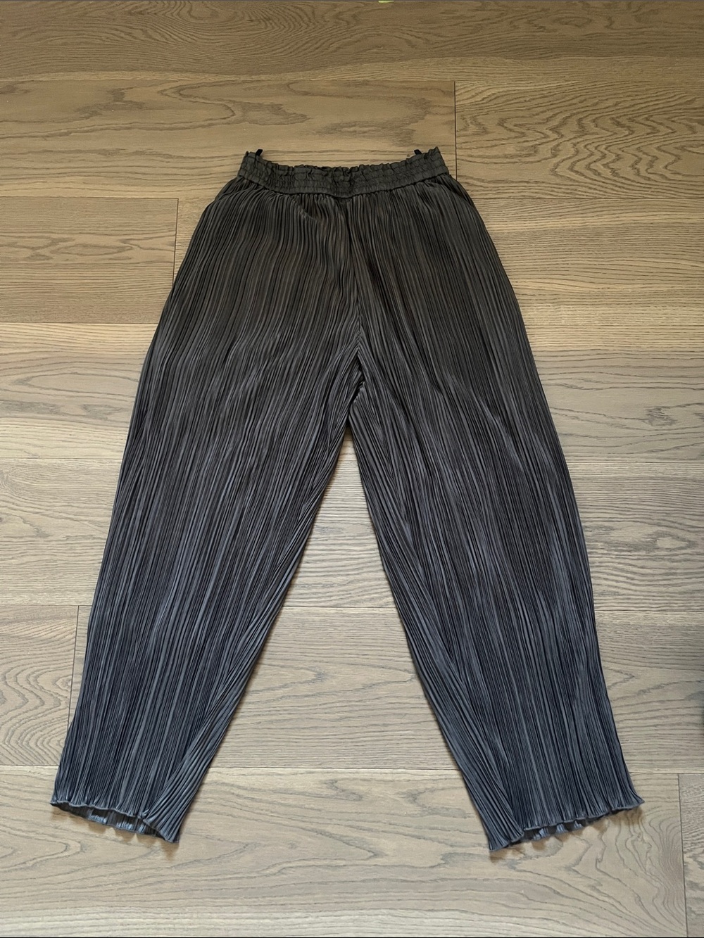 Pleated Elastic-Waist Pants (taupe)